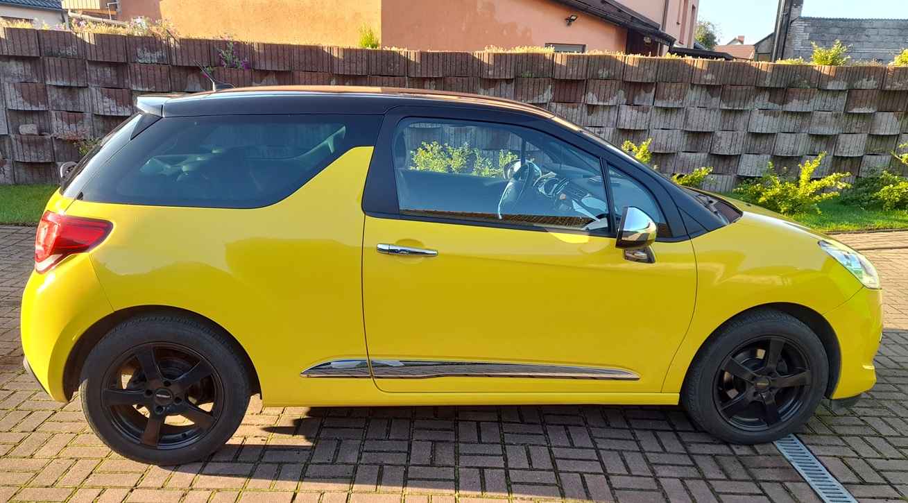 Sprzedam: Citroën DS3 1.6 VTi SoChic – idealny towarzysz dla Ciebie! Krosin - zdjęcie 2