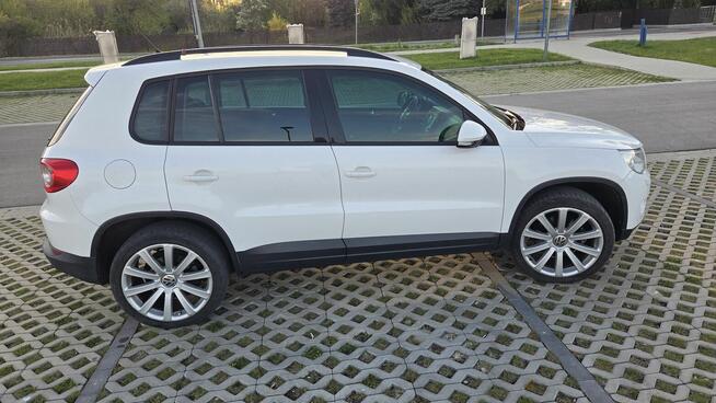 VW Tiguan I 2.0 iguan 2010r Biały /Czarne Wnętrze / Klima / Skarżysko-Kamienna - zdjęcie 7