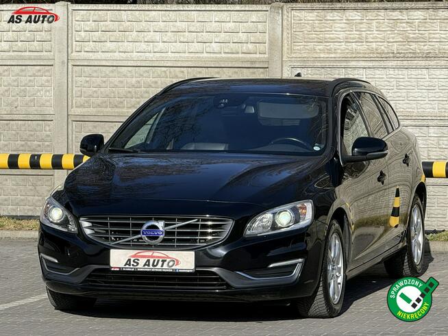 Volvo V60 2,0D4 181KM Momentum/Ledy/Xenon/Skóry/Navi/PDC/Serwis/ Węgrów - zdjęcie 1
