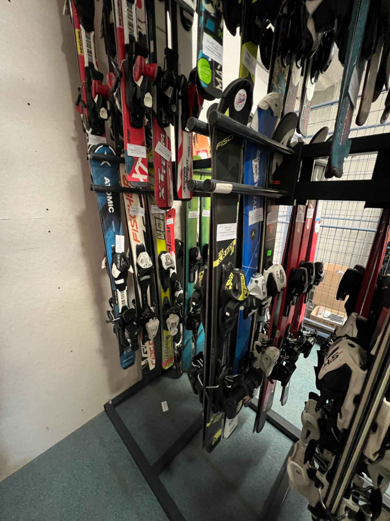 Syndyk sprzeda pakiet nart używanych oraz nart używanych juniorskich. Śródmieście - zdjęcie 1
