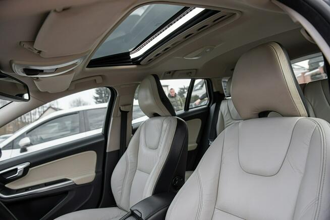 Volvo V60 1.6T 180KM Summum ! Full Opcja Super Stan ! Opłacone ! Zwoleń - zdjęcie 6