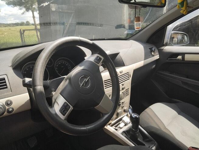 Opel Astra H 1.6 105 KM LPG 2007 r. hak Łask - zdjęcie 2