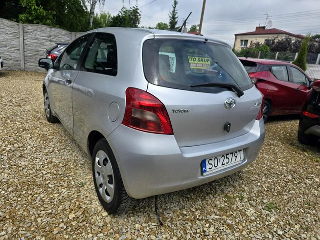 Toyota Yaris 1.3 88koni.Krajowy.Doinwestowany wsiadać i jeździć! Sosnowiec - zdjęcie 4