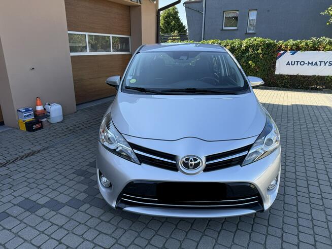 Toyota Verso 1,6 112KM  Klima  Kamera  Navi  7-osobowy Orzech - zdjęcie 2