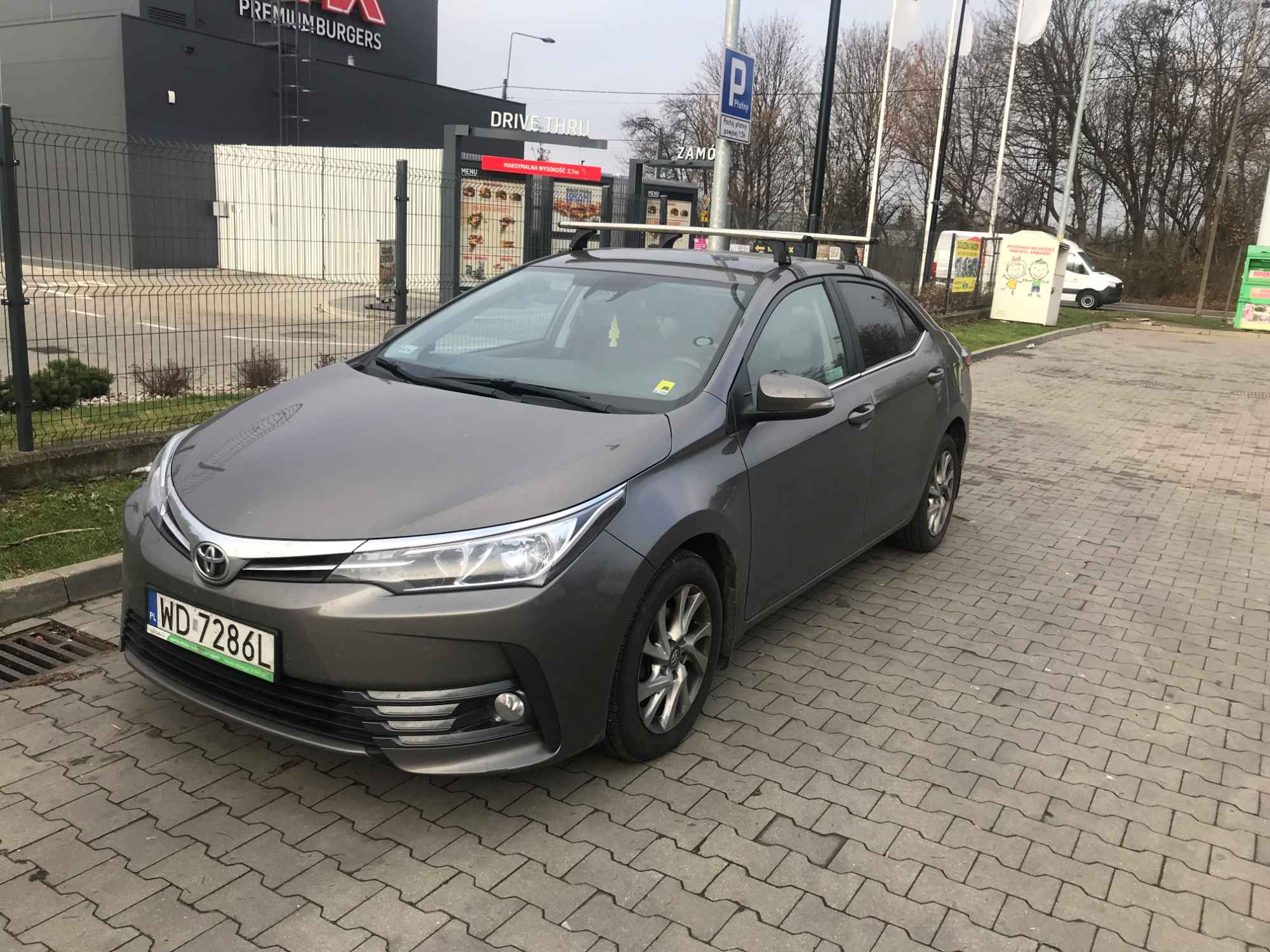 Sprzedam zadbaną Toyota Corolla 1,6 valvematic z niskim przebiegiem Białołęka - zdjęcie 2