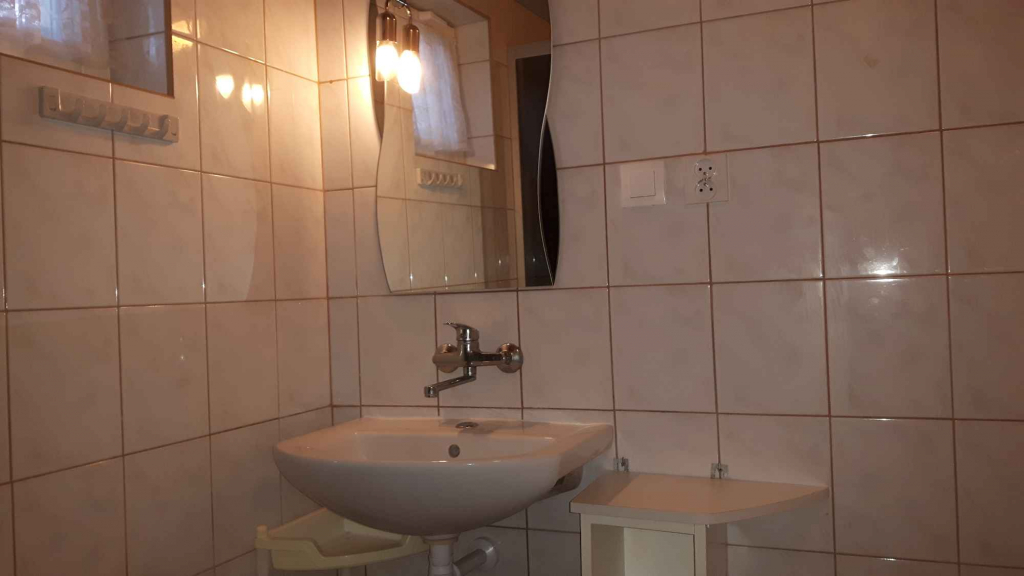 SEZON--2025--Samodzielny dom z ogrodzoną działką nad jez. Głuszyńskim Wincentowo - zdjęcie 9