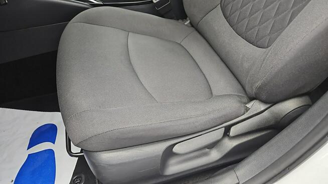 Toyota Corolla 1.5 Comfort ! Z Polskiego Salonu ! Faktura VAT ! Warszawa - zdjęcie 12