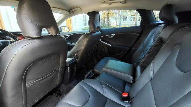 Volvo V40 Xenon Skóry Harman Kardon Gwarancja Kutno - zdjęcie 10