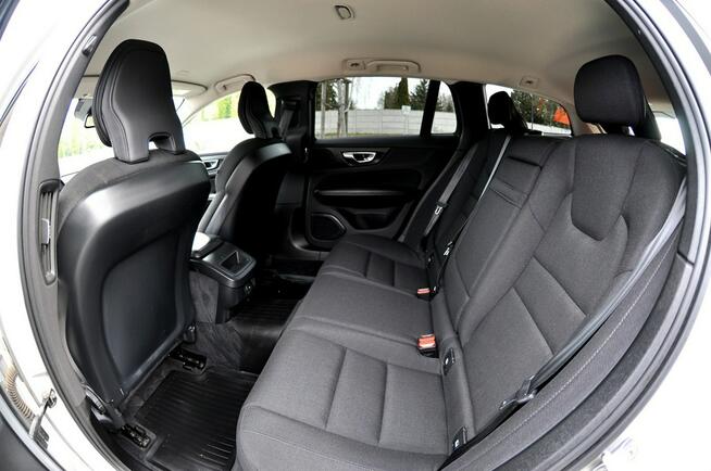 Volvo V60 2.0 D3 150KM Navi Led Climatronic Pdc Serwis Płock - zdjęcie 9