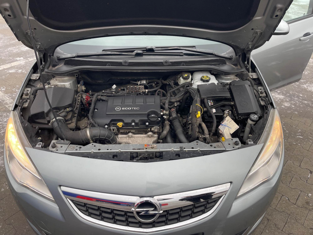 Opel Astra J 1.4 Turbo Chełm - zdjęcie 8