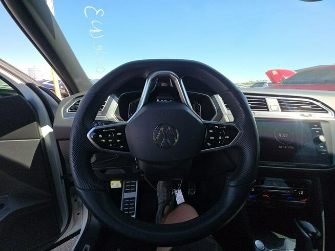 Volkswagen Tiguan 4x4 / SEL R-Line / mała szkoda / niski przebieg Tarnów - zdjęcie 10