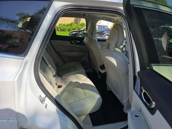 Volvo XC 60 INSCRIPTION / AWD / T6 / niski przebieg Chwaszczyno - zdjęcie 8