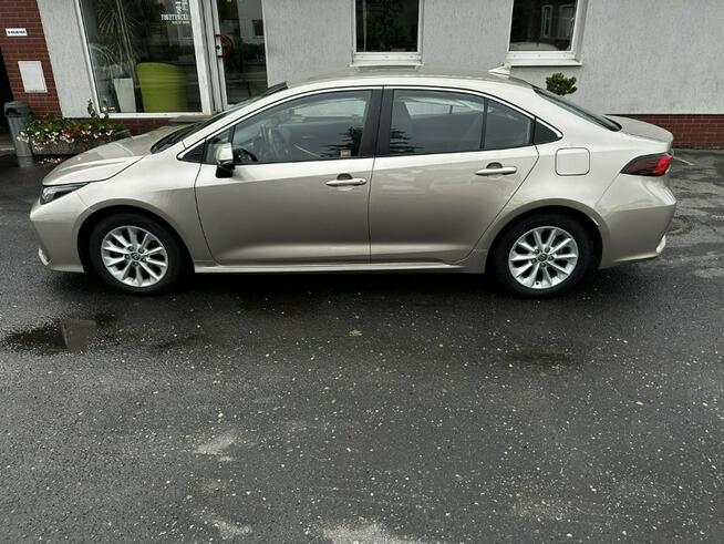 Corolla Sedan 1.8 Hybrid 98KM Comfort Salon PL 2022 Syców - zdjęcie 9