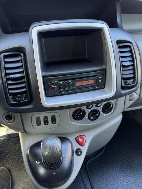 Opel Vivaro 2,0 115  osobowy  klima. Długi long Łodygowice - zdjęcie 12