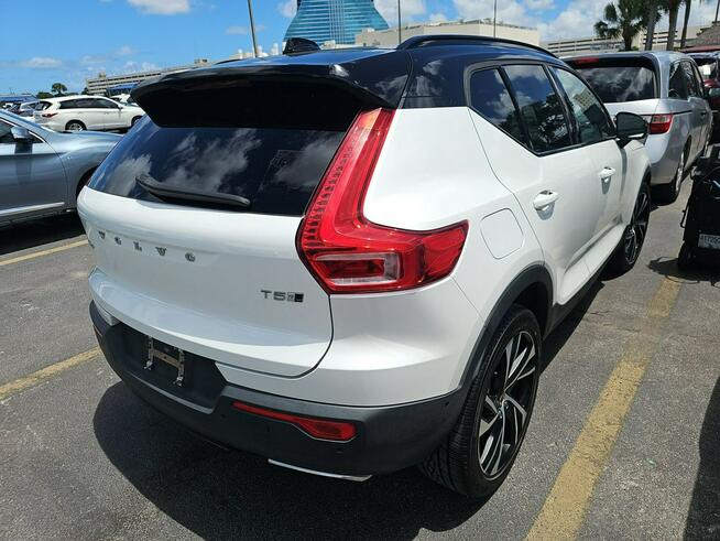 Volvo XC 40 R-Design / AWD / niski przebieg Wrocław - zdjęcie 4