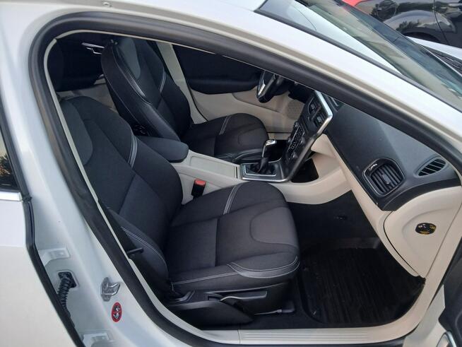 Volvo V40 1.6HDI alufelgi tempomat klimatronik czujniki stan BDB Gryfino - zdjęcie 12