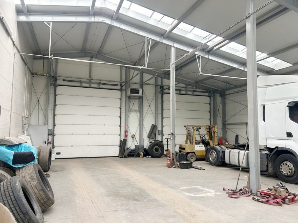 HALA z częścią socjalno-biurową i dużym PLACEM na Łubowo - zdjęcie 8