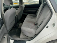 Toyota Prius 1.5 Hybrid b+g 07r Automat Tarnów - zdjęcie 6