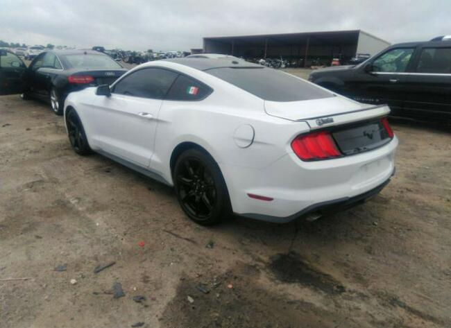 Ford Mustang 2018, 2.3L, od ubezpieczalni Warszawa - zdjęcie 3