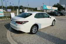 Toyota Camry 2.5 Hybrid e-CTV Comfort F-vat Kamera Gwarancja Warszawa - zdjęcie 6