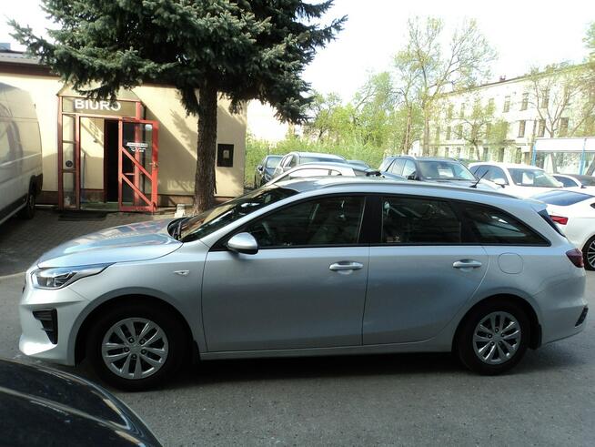 sprzedam ładnego KIA CEED  z 2020r 1.4 B 136 KM   SAMOCHÓD NOWY udziel Lublin - zdjęcie 3