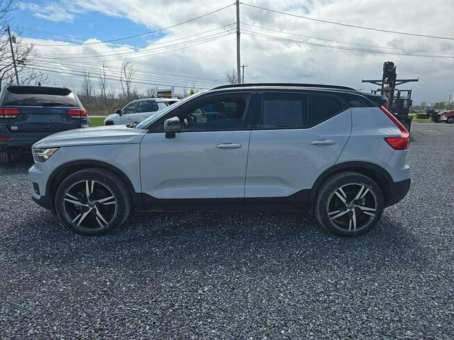 Volvo XC 40 AWD / T5 R-Design / Wrocław - zdjęcie 5