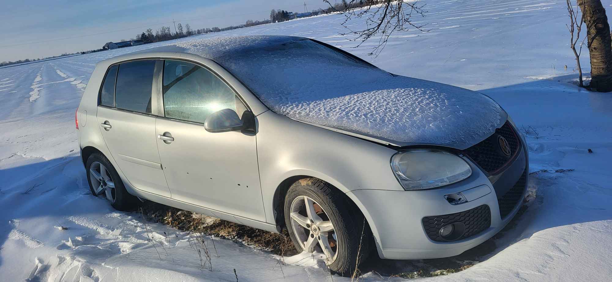 Syndyk sprzeda samochód osobowy Volkswagen Golf 2004 Ochota - zdjęcie 2