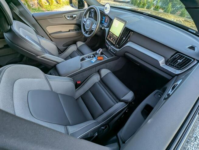 Volvo XC 60 AWD, Harman/Kardon Plus Dark Kamienna Góra - zdjęcie 4