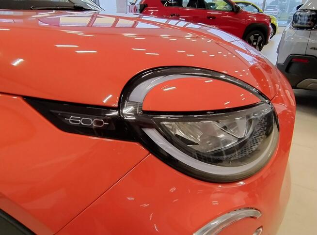 Fiat 600 1.2DCT 110KM La Prima pomarańczowy z czarnym dachem Piła - zdjęcie 8