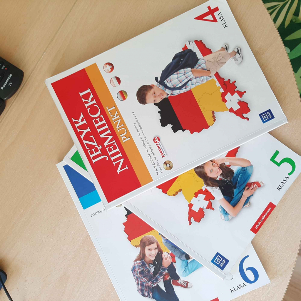 Podręcznik do języka niemieckiego PUNKT klasa 4 Rzeszów - zdjęcie 1