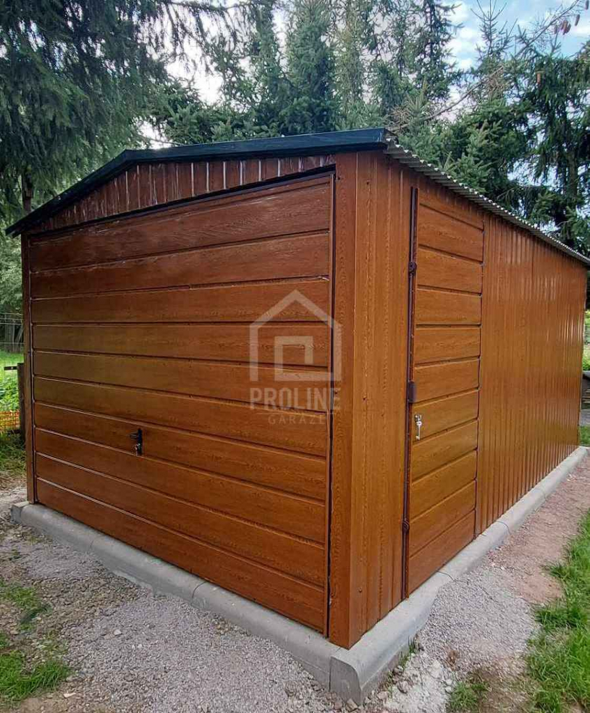 Garaż blaszany 3x5 Brama uchylna - drzwi  -  dach dwuspadowy PLG121 Grunwald - zdjęcie 3