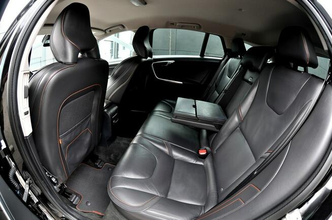 Volvo V60 LiFT Ocean Race Ledy Digital Skóra Navi City Full Opcja Płock - zdjęcie 8