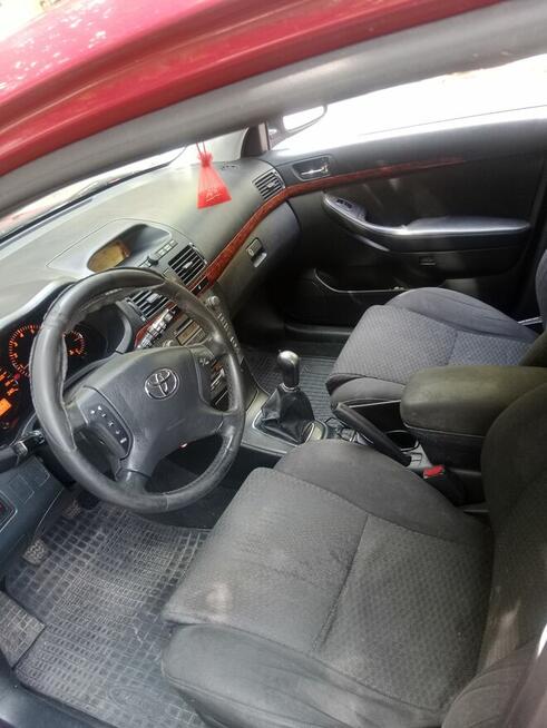 Toyota Avensis 1.8benzyna, klima Wrocław - zdjęcie 1