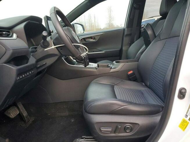 Toyota RAV-4 / HYBRYDA / 4x4 / bogate wyposażenie / niski przebieg / Tarnów - zdjęcie 7