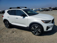 Volvo XC 40 Najwyższa wersja wyposażenia ULTIMATE / AWD / B5
