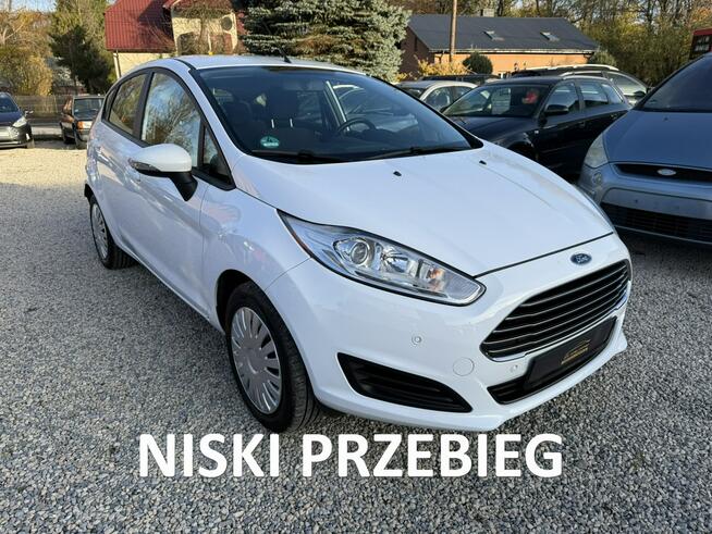 Ford Fiesta Bardzo ładny egzemplarz. Pierwsza rejestracja 2016. Chlewice - zdjęcie 1
