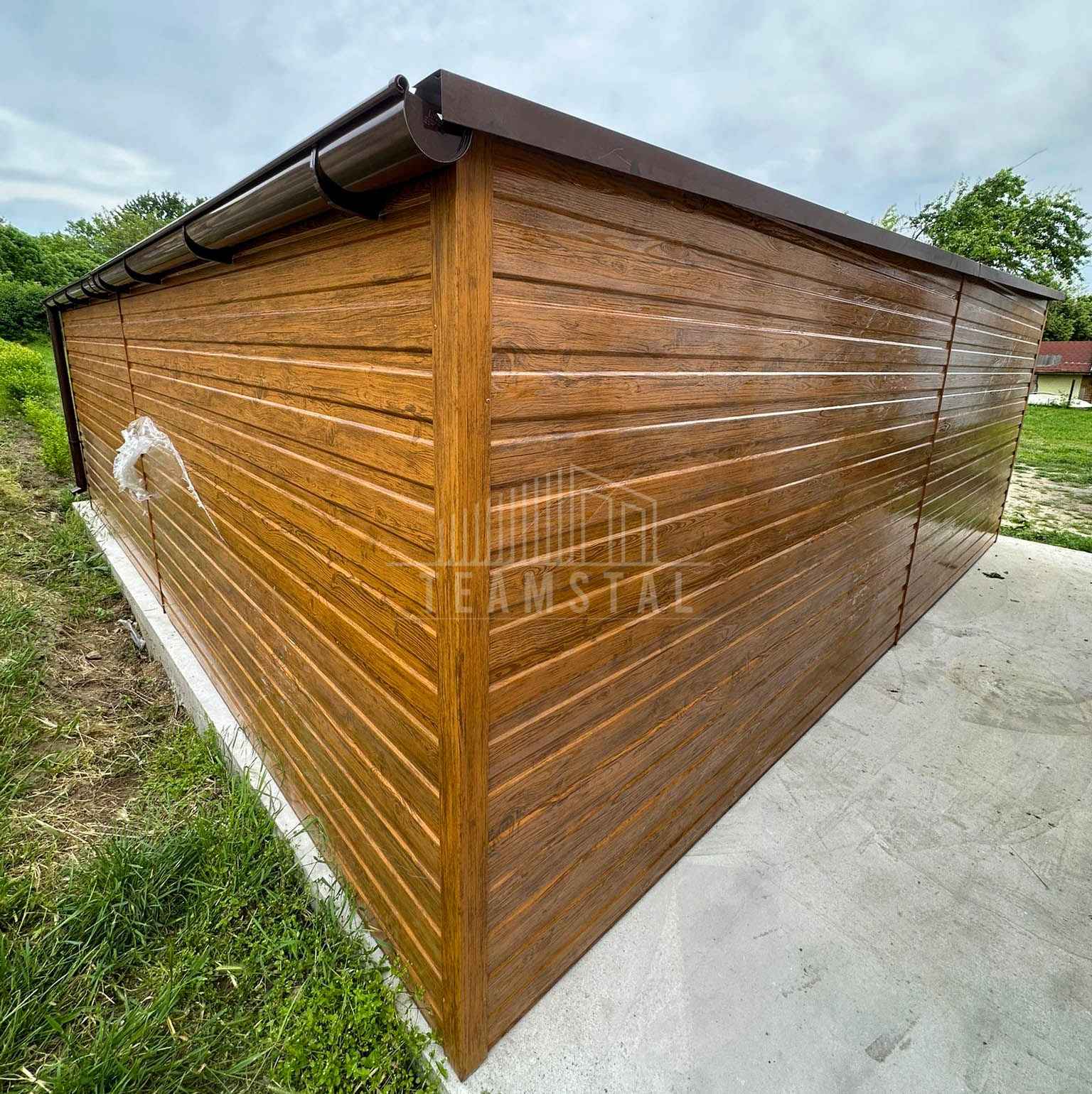 Garaż blaszany 6x6m - 2x brama uchylna drewnopodobny rynna dach TS1118 Piła - zdjęcie 5