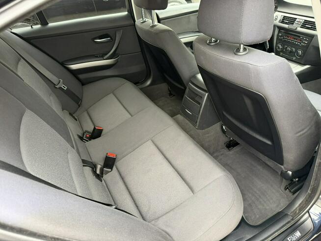BMW 320 Xenon PDC ! Zarejestrowana ! Super Stan ! 170 tys. km. ! Zwoleń - zdjęcie 8