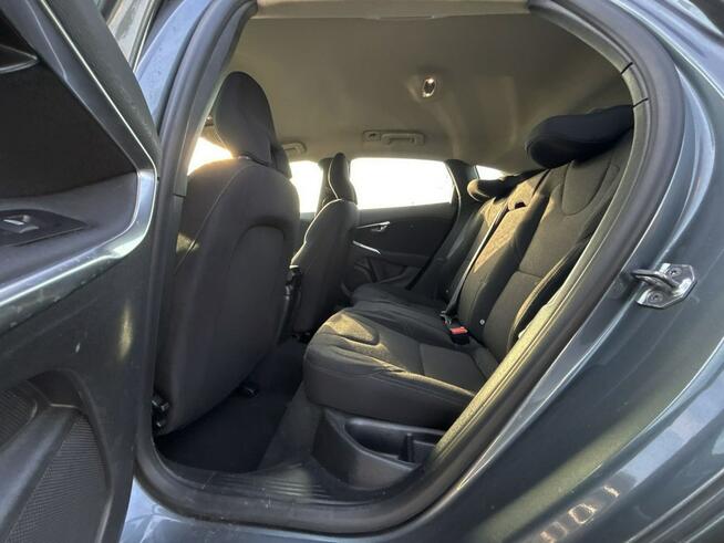 Volvo V40 1.6 benzyna YOU 120KM BIXENON pdc BEZWYPADEK 2015 Tychy - zdjęcie 8