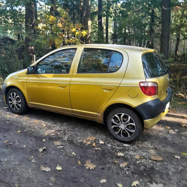 Toyota Yaris 2001, 5 drzwi, dobry stan oszczędna Piła - zdjęcie 1