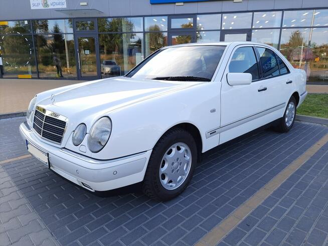 Mercedes-Benz Klasa E W210 290TD Elegance, stan Idealny Nowa Karczma - zdjęcie 1