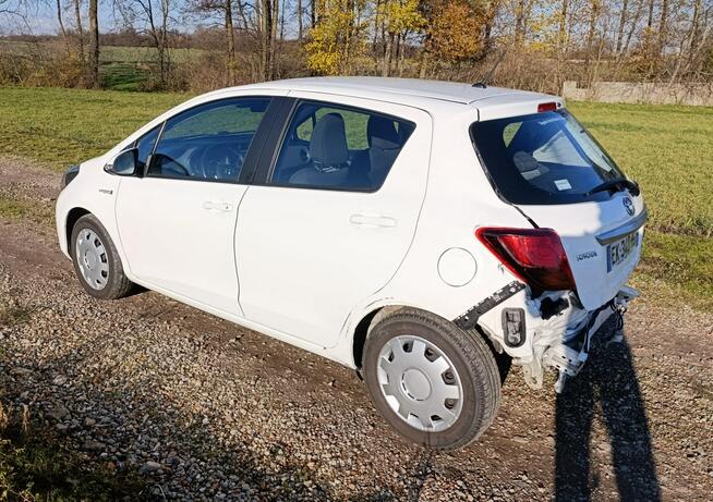Toyota Yaris 1.5 hybrid 100   40tys.km! Pleszew - zdjęcie 4