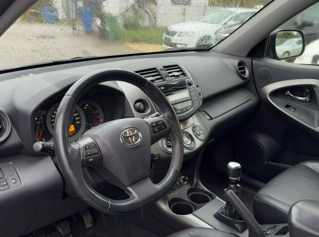 Toyota RAV-4 skóra/krajowy/4x4/webasto/pod.siedz/aso/gwarancja Ruda Śląska - zdjęcie 9