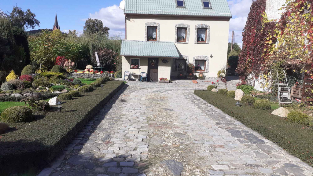 Sprzedam siedlisko dom mieszkalny Jarnołtówek - zdjęcie 1