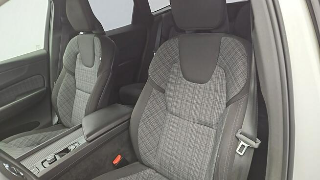 Volvo XC 60 B4 B Core aut  ! Z Polskiego Salonu ! Faktura Vat ! Warszawa - zdjęcie 11