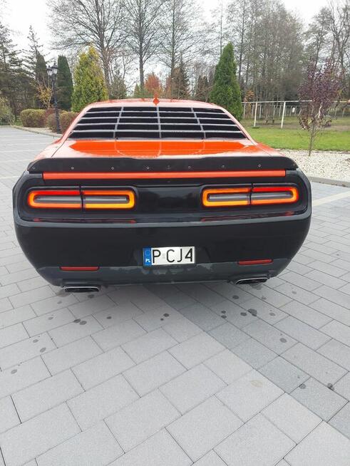 Dodge challenger 5.7 Hemi Go Mango Wrocław - zdjęcie 2