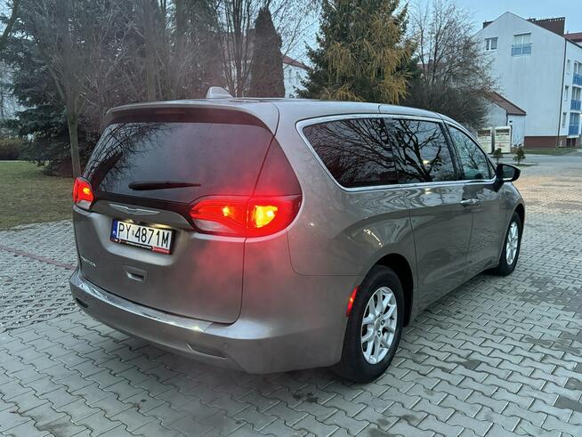 Chrysler Pacifica FV 23%, Zadbany, Serwisowany Poznań - zdjęcie 8