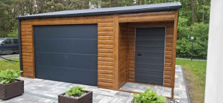 Garaż 4x5,5 + pomieszczenie gospodarcze 1,5x 4,5