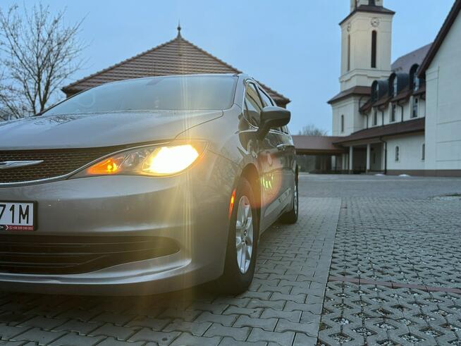 Chrysler Pacifica FV 23%, Zadbany, Serwisowany Poznań - zdjęcie 4