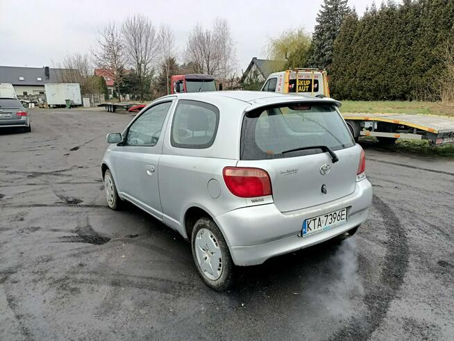 Toyota Yaris 1.3 00r Tarnów - zdjęcie 3